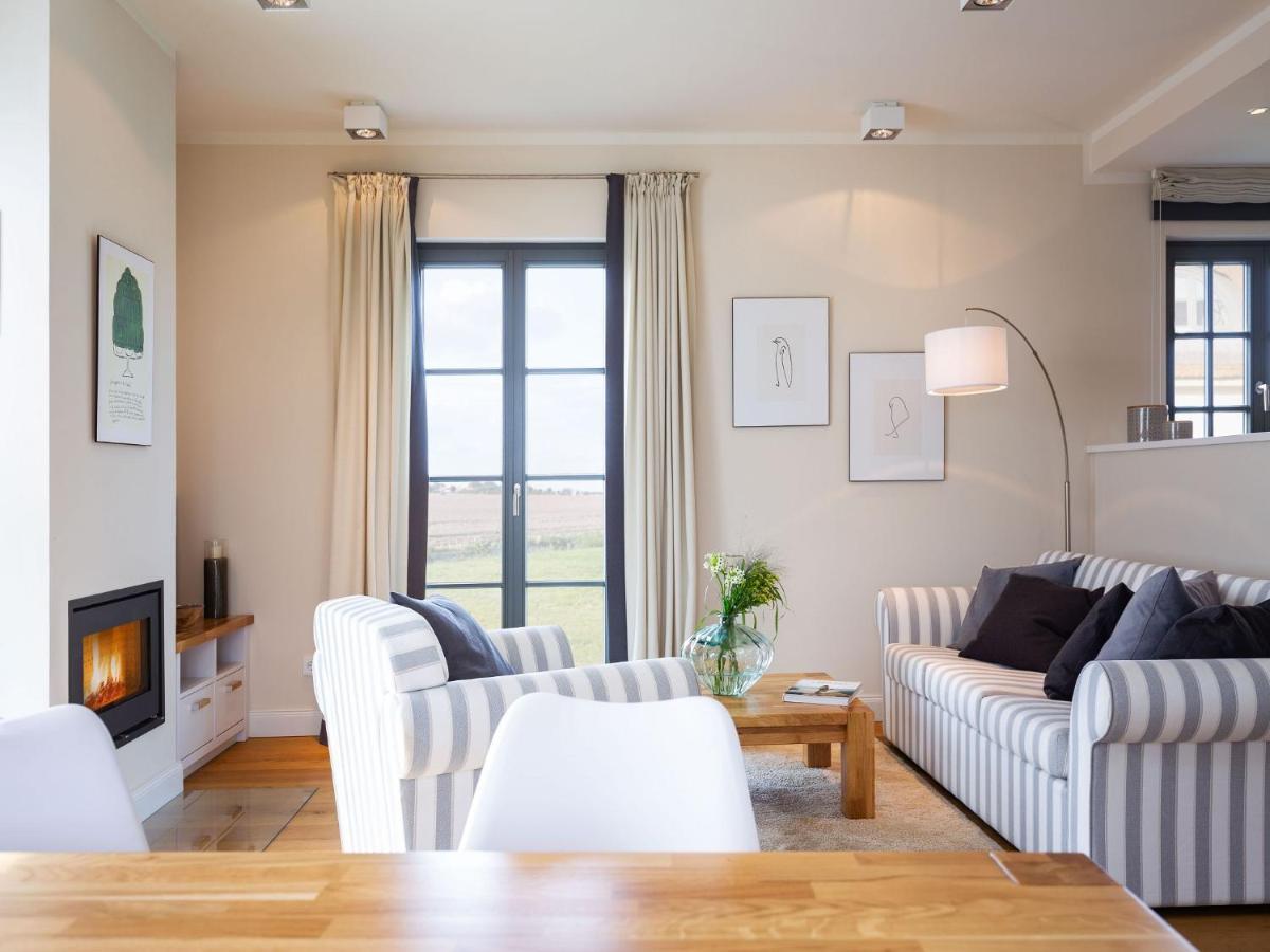 Reetland Am Meer - Premium Reetdachvilla Mit 2 Schlafzimmern, Sauna Und Kamin E04 Dranske Esterno foto