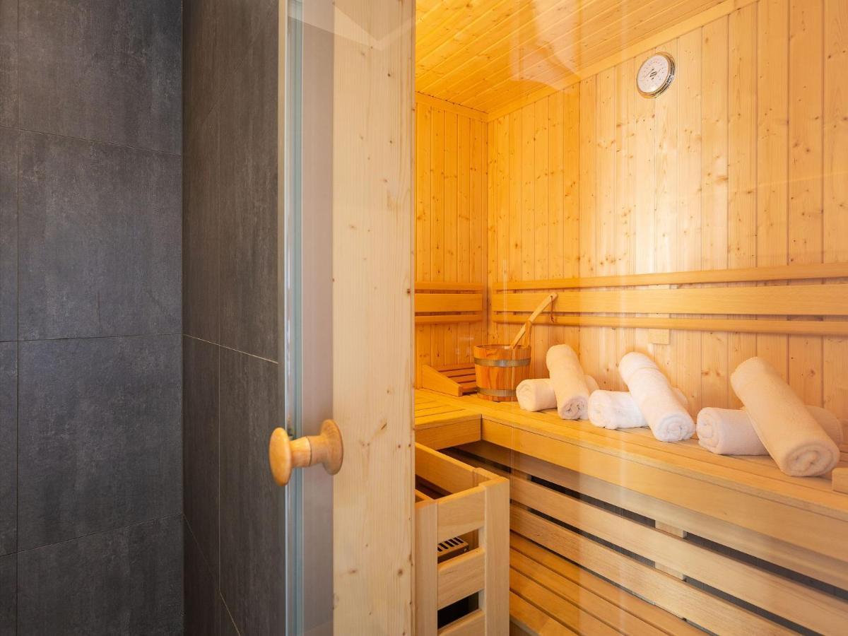 Reetland Am Meer - Premium Reetdachvilla Mit 2 Schlafzimmern, Sauna Und Kamin E04 Dranske Esterno foto