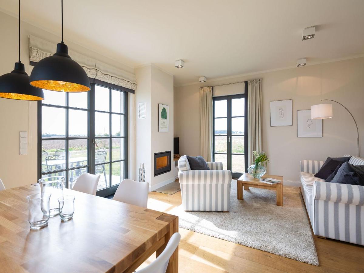 Reetland Am Meer - Premium Reetdachvilla Mit 2 Schlafzimmern, Sauna Und Kamin E04 Dranske Esterno foto